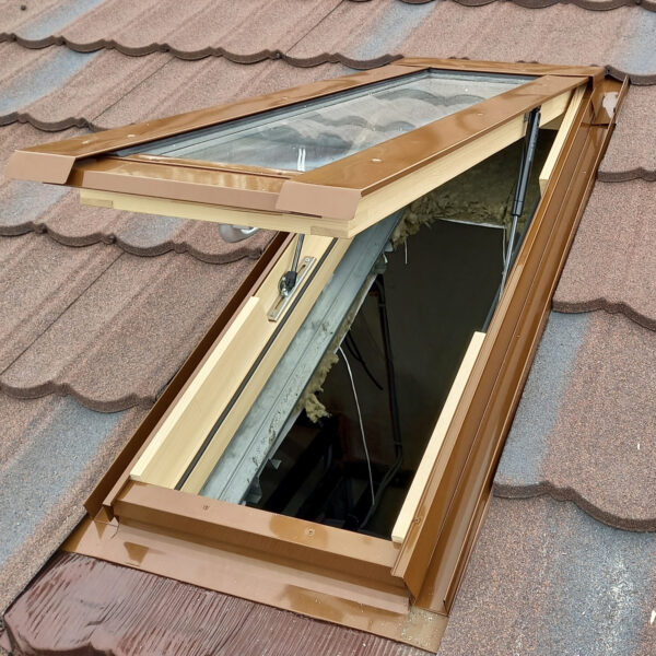 Изображение Однокамерное мансардное окно с ручным открыванием с Triplex 78х118 Сосна
